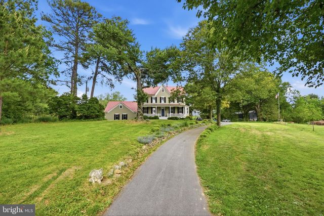 15715 AVERY RD, Rockville, MD 20855