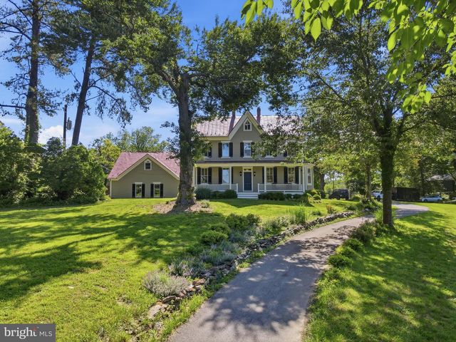 15715 AVERY RD, Rockville, MD 20855