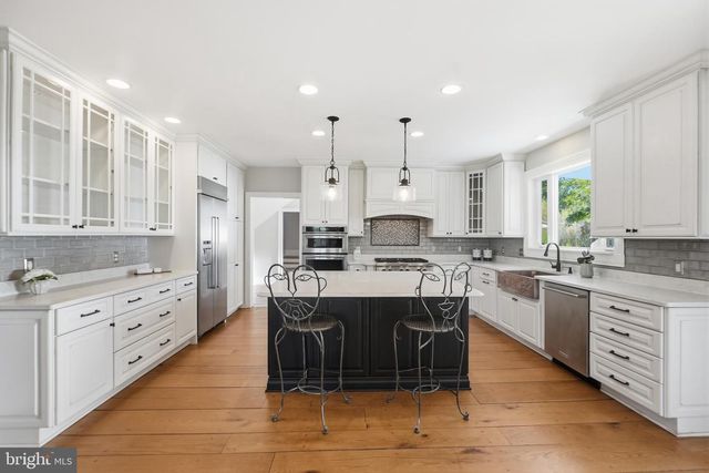 15715 AVERY RD, Rockville, MD 20855