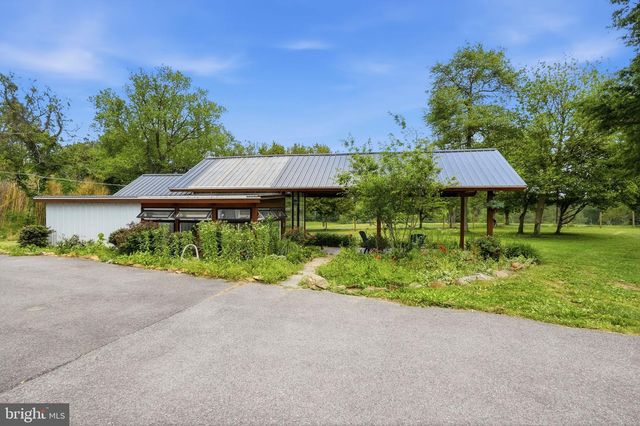 15715 AVERY RD, Rockville, MD 20855