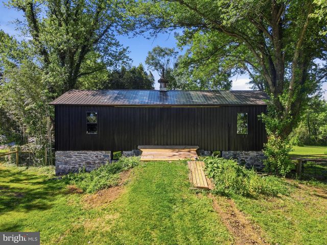 15715 AVERY RD, Rockville, MD 20855