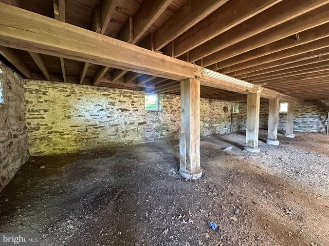 15715 AVERY RD, Rockville, MD 20855