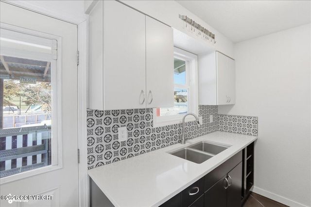 3535 E 19th Avenue, Anchorage, AK 99508