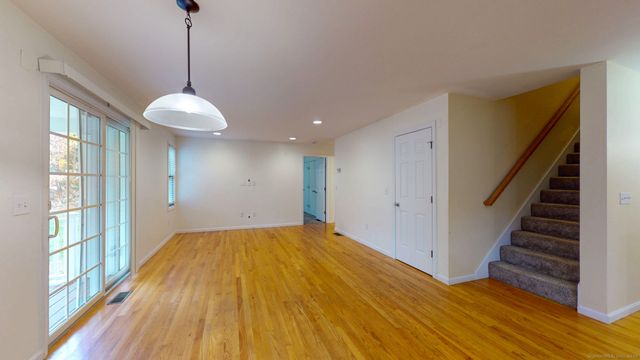 95 Murphys Drive 95, Groton, CT 06340