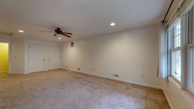 95 Murphys Drive 95, Groton, CT 06340