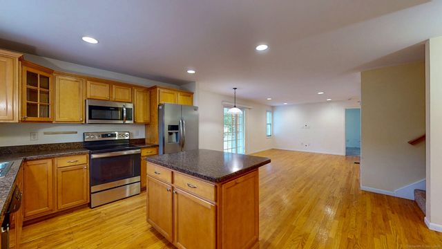 95 Murphys Drive 95, Groton, CT 06340