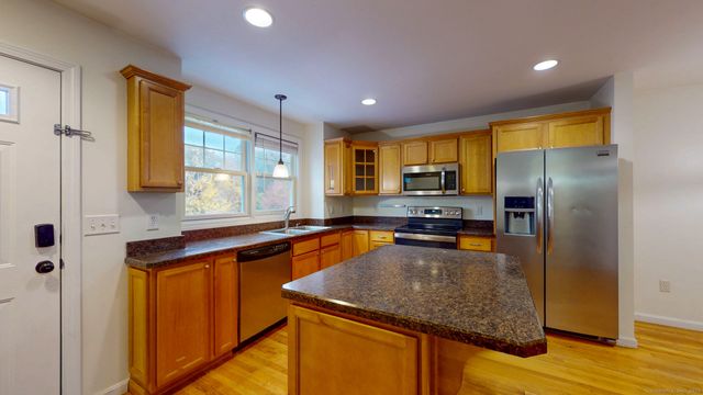 95 Murphys Drive 95, Groton, CT 06340