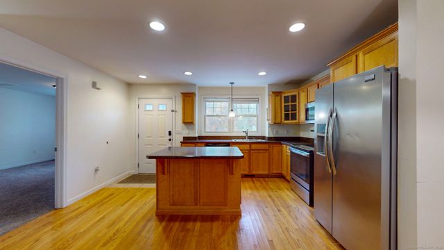 95 Murphys Drive 95, Groton, CT 06340