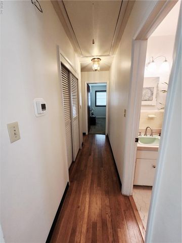 17 Roberta DR, Hampton, VA 23666