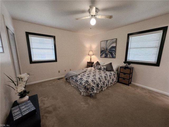 17 Roberta DR, Hampton, VA 23666