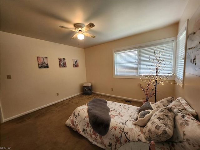 17 Roberta DR, Hampton, VA 23666