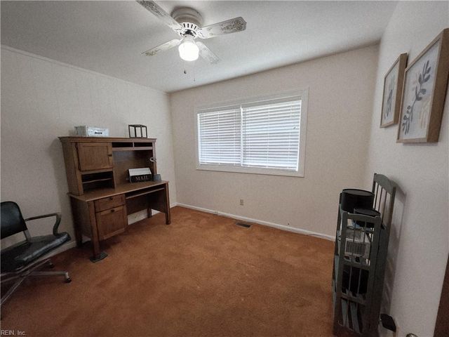 17 Roberta DR, Hampton, VA 23666