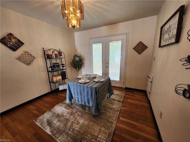 17 Roberta DR, Hampton, VA 23666