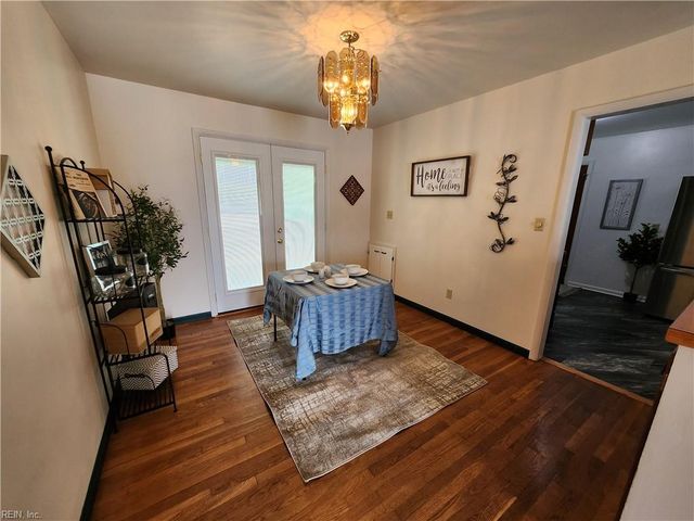 17 Roberta DR, Hampton, VA 23666