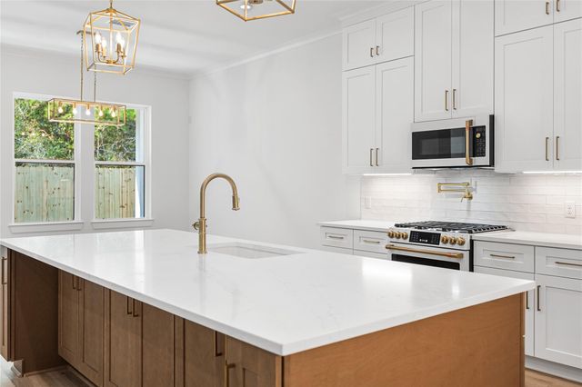 18211 Polo Meadow Drive, Humble, TX 77346