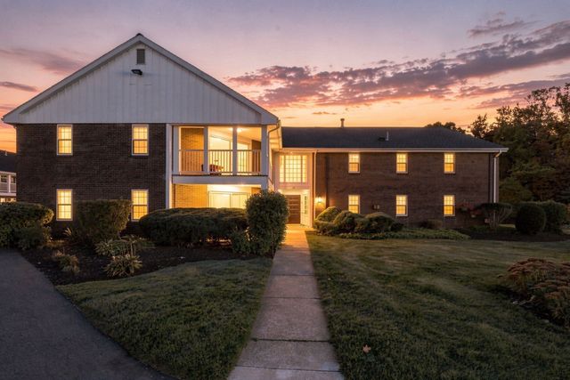 36 Jessica Dr E, Stoughton, MA 02072