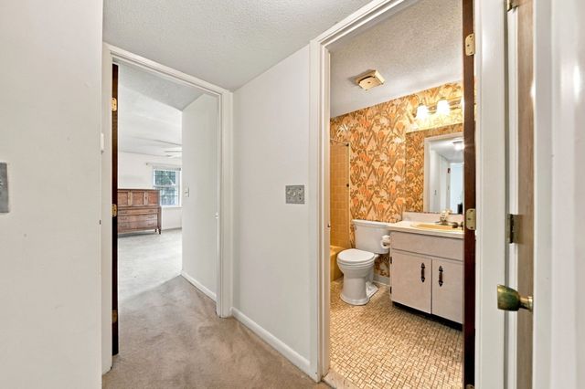 36 Jessica Dr E, Stoughton, MA 02072