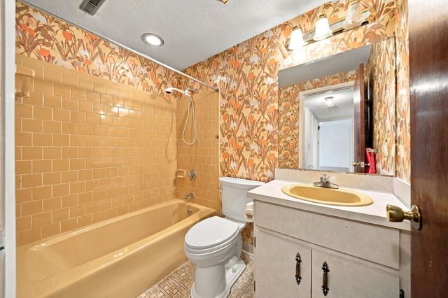 36 Jessica Dr E, Stoughton, MA 02072