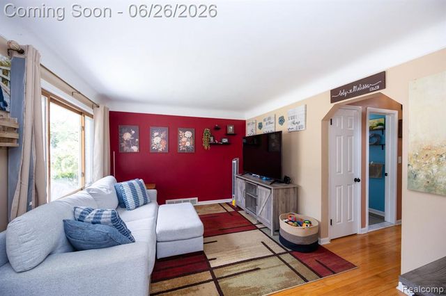 1485 Cleveland Avenue, Lincoln Park, MI 48146