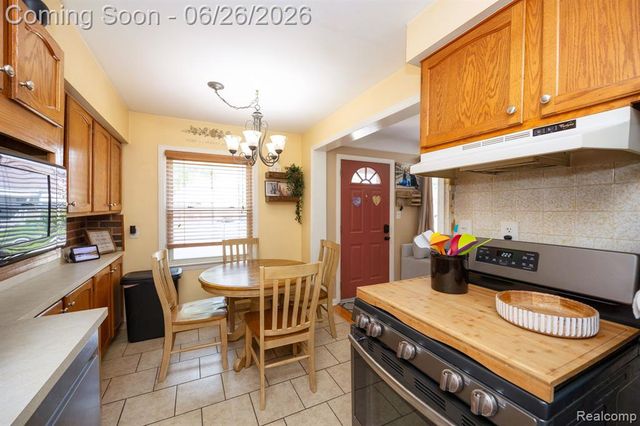 1485 Cleveland Avenue, Lincoln Park, MI 48146