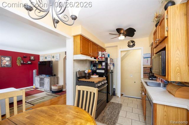1485 Cleveland Avenue, Lincoln Park, MI 48146