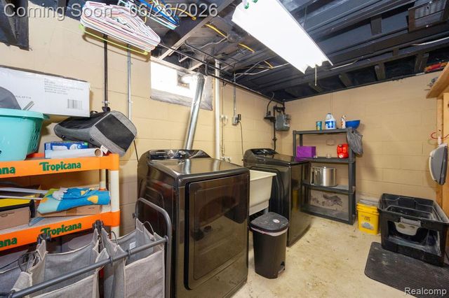 1485 Cleveland Avenue, Lincoln Park, MI 48146