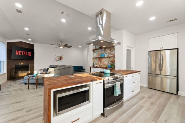 8613 Lakeside Drive, Rowlett, TX 75088