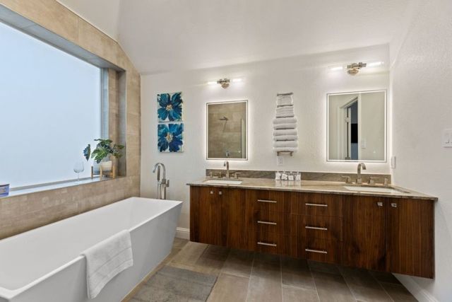 8613 Lakeside Drive, Rowlett, TX 75088