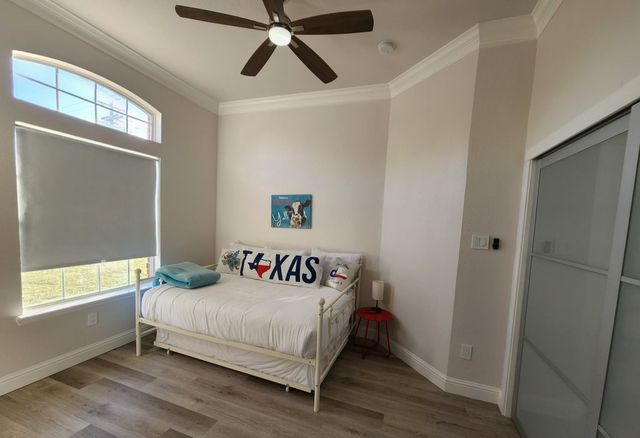 8613 Lakeside Drive, Rowlett, TX 75088