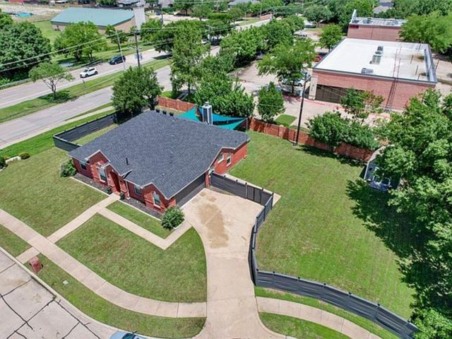 8613 Lakeside Drive, Rowlett, TX 75088