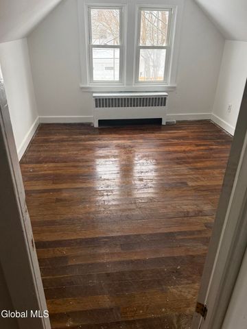 477 9th Avenue, Troy, NY 12182