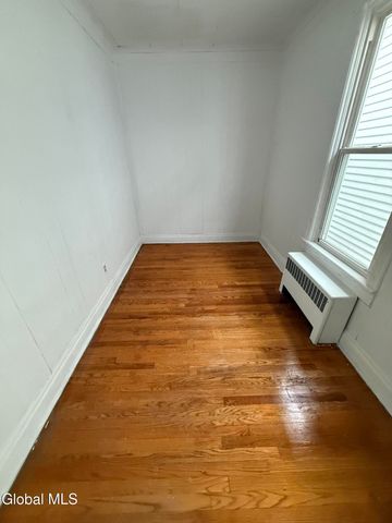 477 9th Avenue, Troy, NY 12182