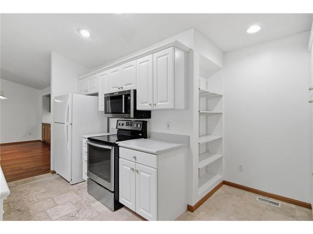 704 Spruce Drive, Hudson, WI 54016