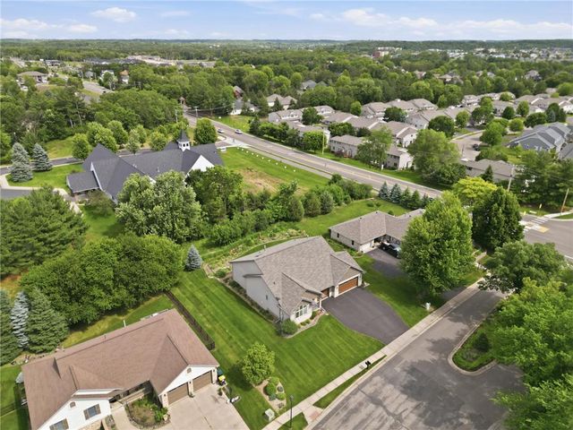 704 Spruce Drive, Hudson, WI 54016