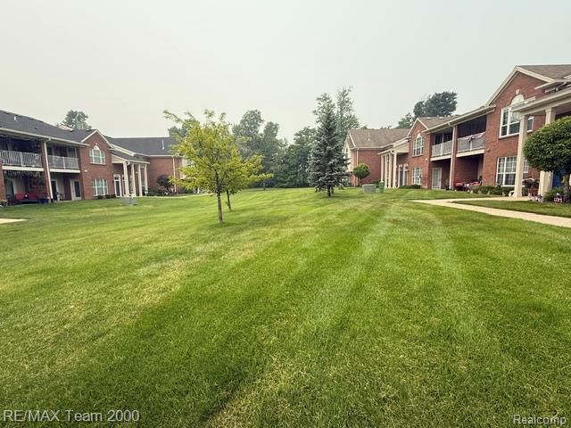 28312 Adler Park Drive S, Chesterfield Township, MI 48051