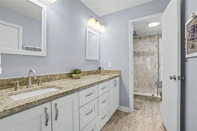 5275 Sugar Ridge Drive NE, Buford, GA 30518