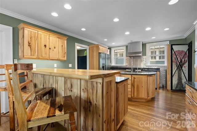 23 Lanvale Avenue, Asheville, NC 28806