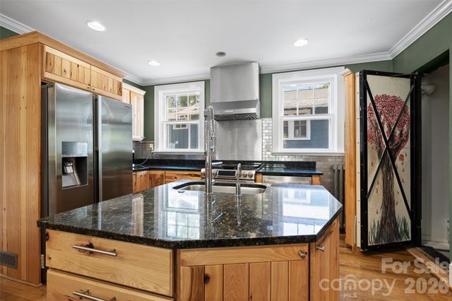23 Lanvale Avenue, Asheville, NC 28806
