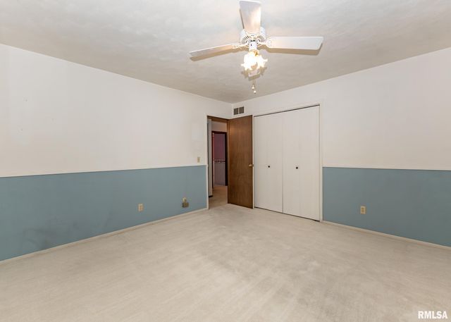 2705 36TH Street, Rock Island, IL 61201