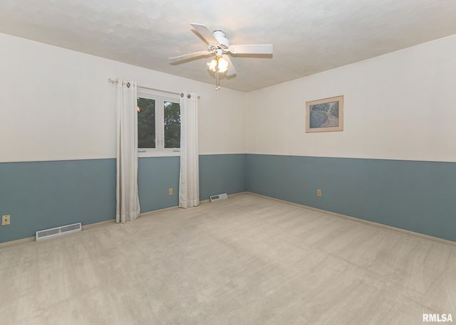 2705 36TH Street, Rock Island, IL 61201