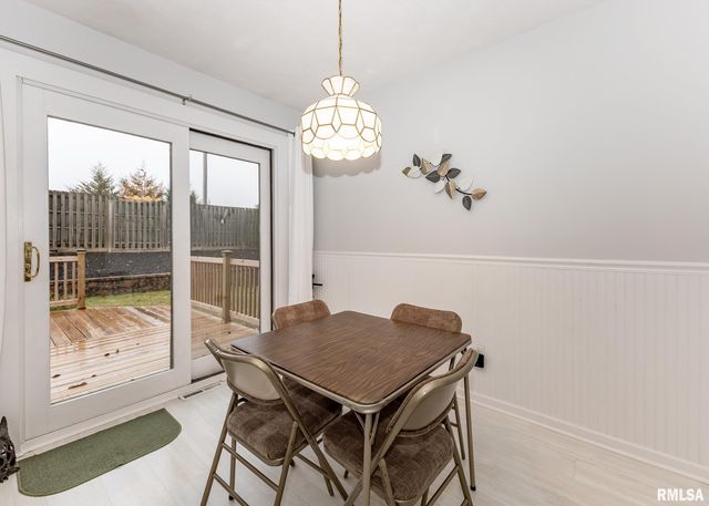 2705 36TH Street, Rock Island, IL 61201