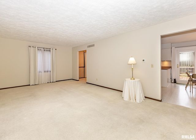 2705 36TH Street, Rock Island, IL 61201