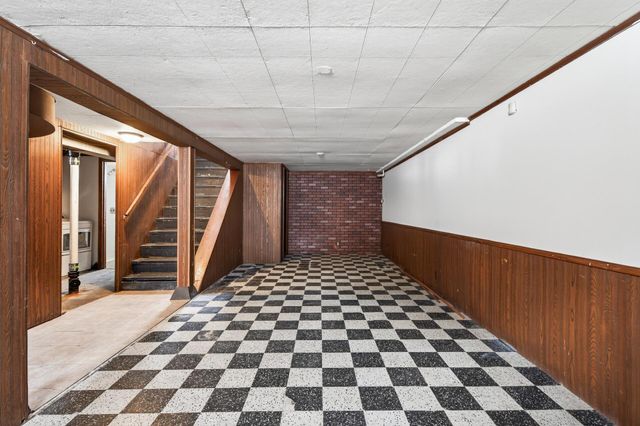 1427 Prosperity Avenue, Saint Paul, MN 55106