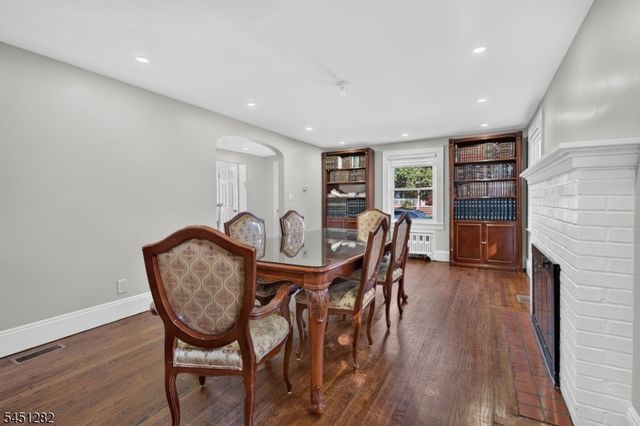112 Rosewood Ter, Linden City, NJ 07036