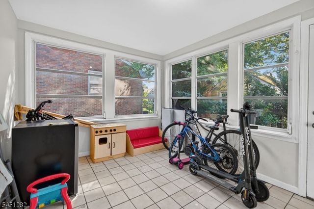 112 Rosewood Ter, Linden City, NJ 07036