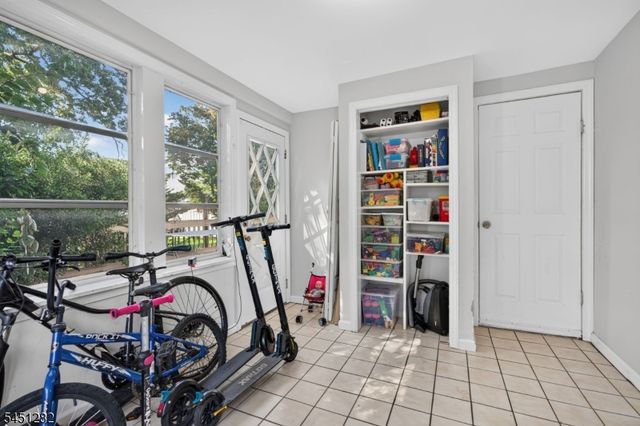 112 Rosewood Ter, Linden City, NJ 07036
