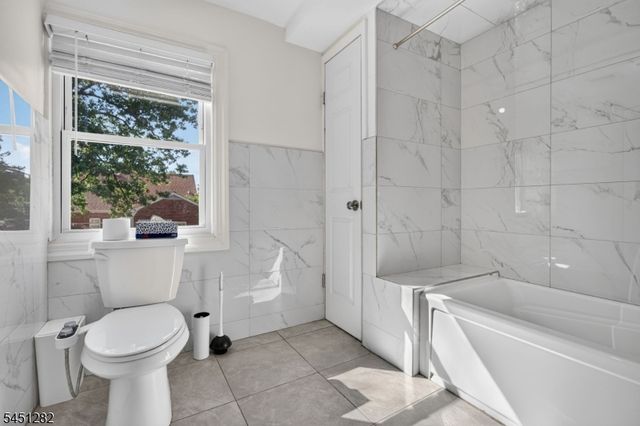 112 Rosewood Ter, Linden City, NJ 07036