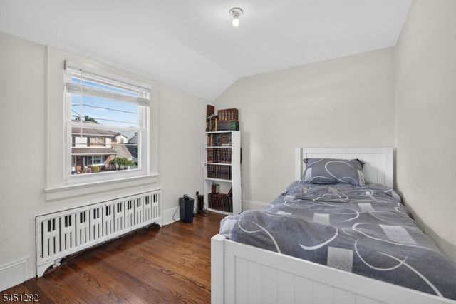 112 Rosewood Ter, Linden City, NJ 07036