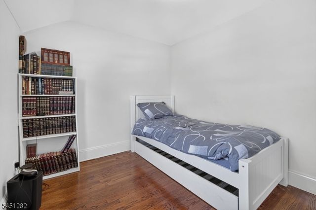 112 Rosewood Ter, Linden City, NJ 07036