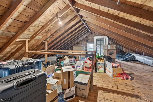 112 Rosewood Ter, Linden City, NJ 07036